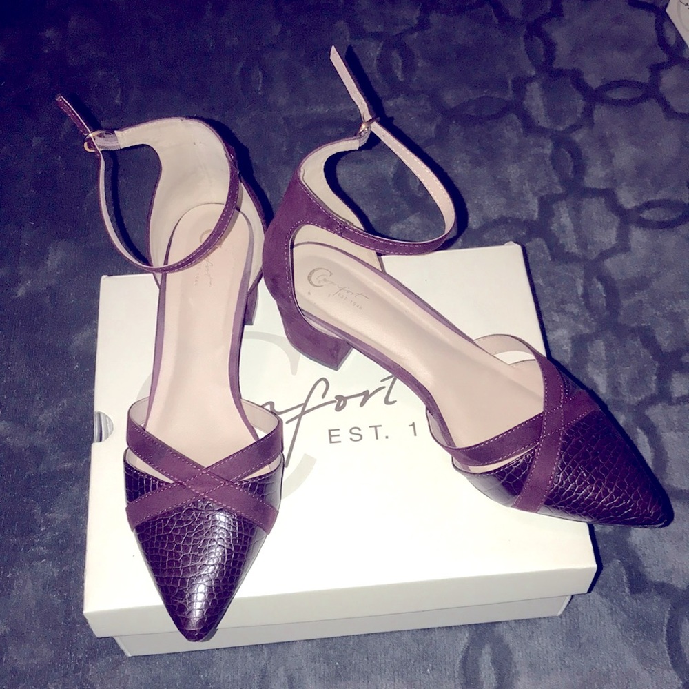 Wine color short heel , Size 11W and brand Comfort